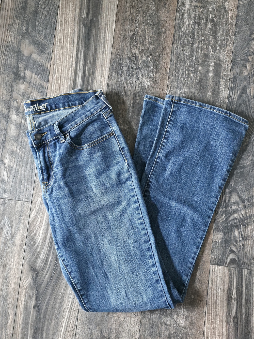 Old Navy The Sweet Heart Women's Blue Flare Jeans - Mid Wash